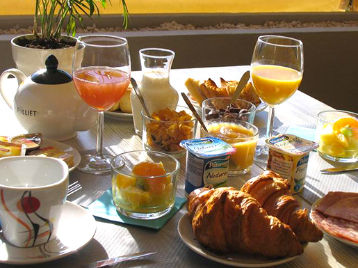 Petit Déjeuner à l'hôtel La Petite Bohème